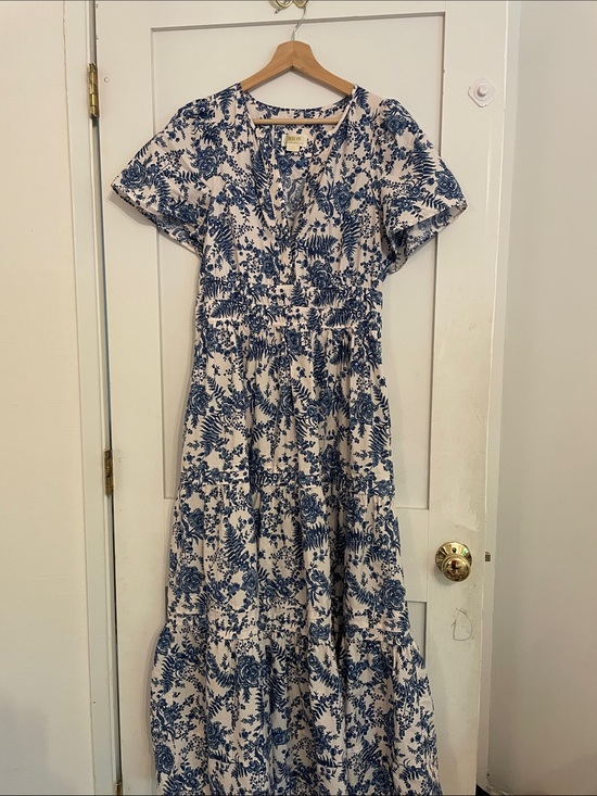 Maeve Dresses & Skirts - Maeve Beautiful Blue Anthro dress Medium